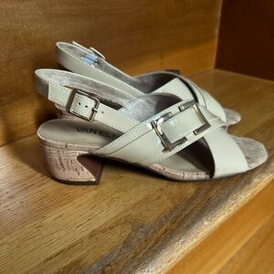 NWOT Vaneli sandals